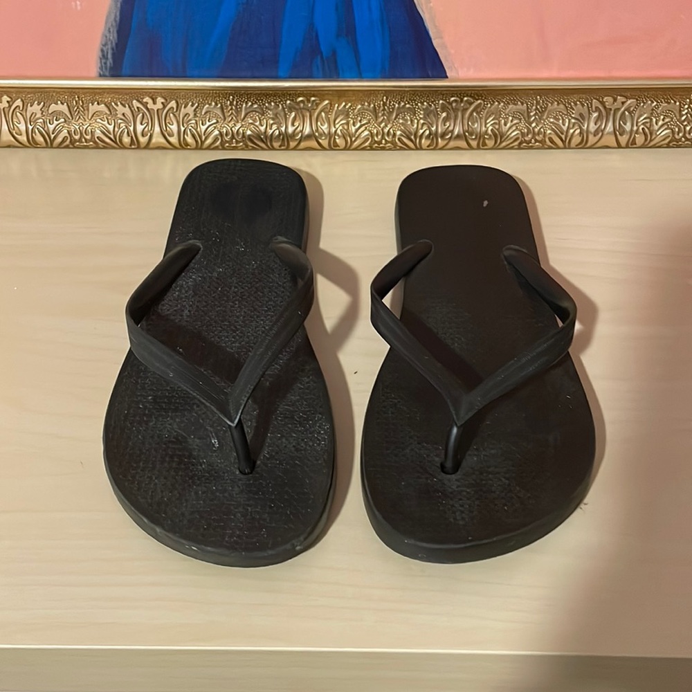 Old Navy Rubber Thong Sandals